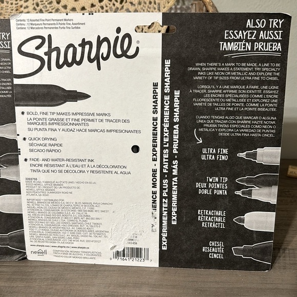 NIP SHARPIE GLAM POP AND MYSTIC GEMS 24 FINE POINT PERMANENT MARKERS - Picture 8 of 8